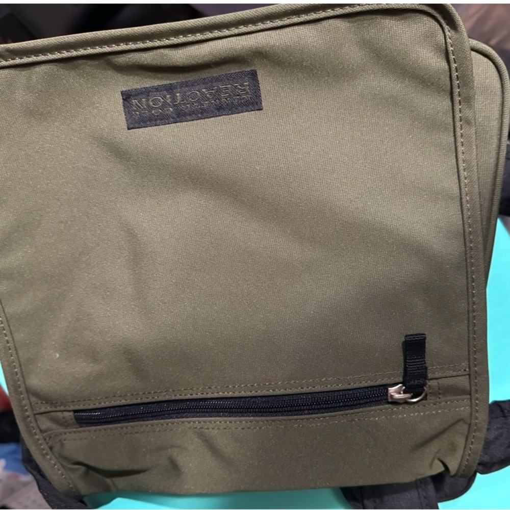 Kenneth Cole messenger bag new with tags